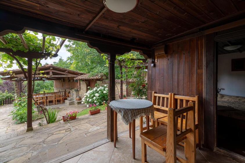 Guest House Zarkova Kushta Жеравна Экстерьер фото